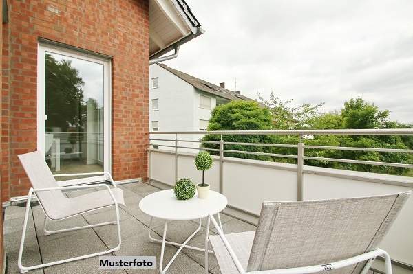 +++ Große Wohnung mit Dachterrasse +++