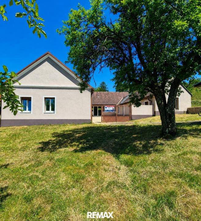 Haus mit 2 getrennten Wohneinheiten und Kellerstöckl mit Wiesen und Äcker