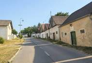 Traditionelles Kellerstöckl mit angeschlossenem Gewölbe-Weinkeller und gepflegtem Obergeschoss