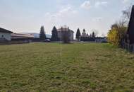 FAST EBENE, SONNIGE BAUGRUNDSTÜCKE IN RUHIGER DORFLAGE