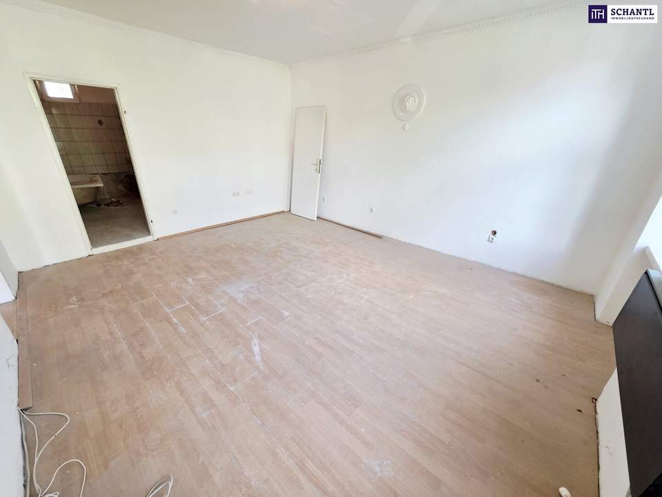 Selbst gestalten! Altbauwohnung mit Renovierungsbedarf in der schönen Hasnerstraße! Perfekte Infrastruktur und Anbindung + Ruhige Fahrradstraße + Balkonanbau möglich! Jetzt zugreifen!