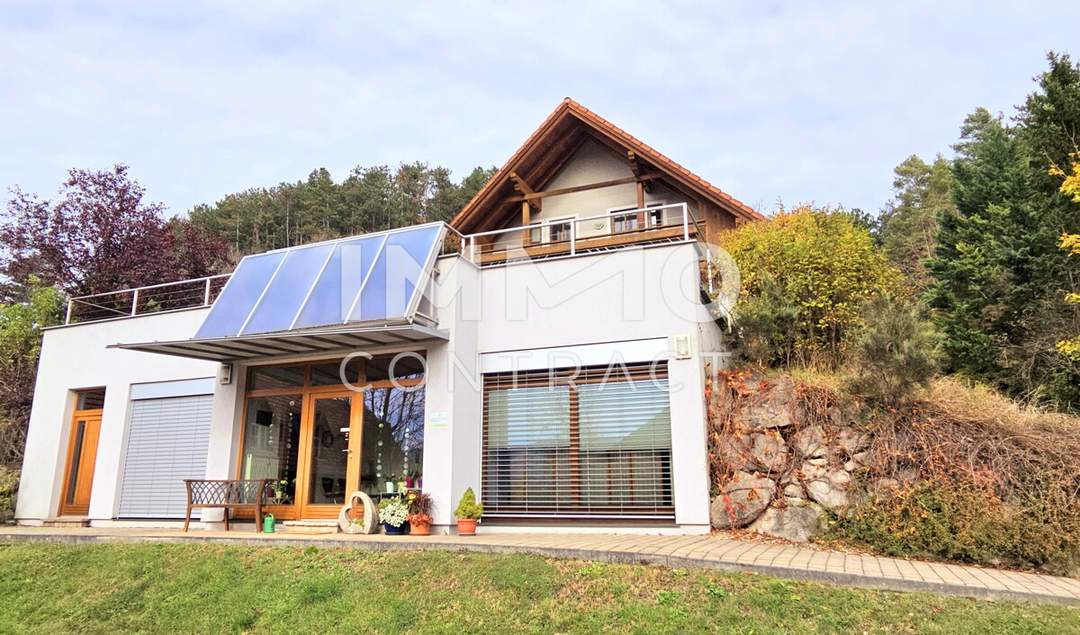 Behagliches Zuhause mit Weit- und Ausblick – Wohnen und Arbeiten in natürlichem Ambiente