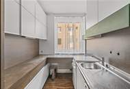 In bester Gesellschaft – um´s Eck von der Döblinger Hauptstraße! Modernisiertes Wohnhaus!