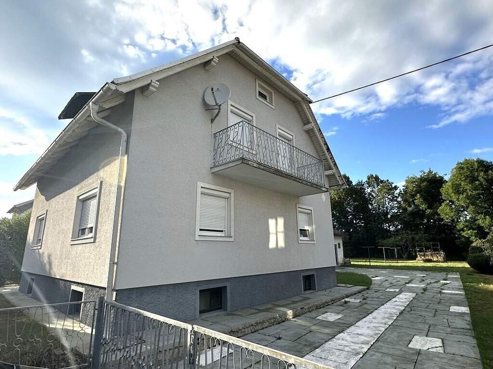 SANKT THOMAS, Einfamilienhaus mit großem Garten, 5 Zimmer, Wohnküche, 1139 m2 Grundstück, Wirtschaftsgebäude