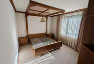 ca. 160m² NFL | Einfamilienhaus im Grünen | große Garage & Keller | Renovierungsbedarf