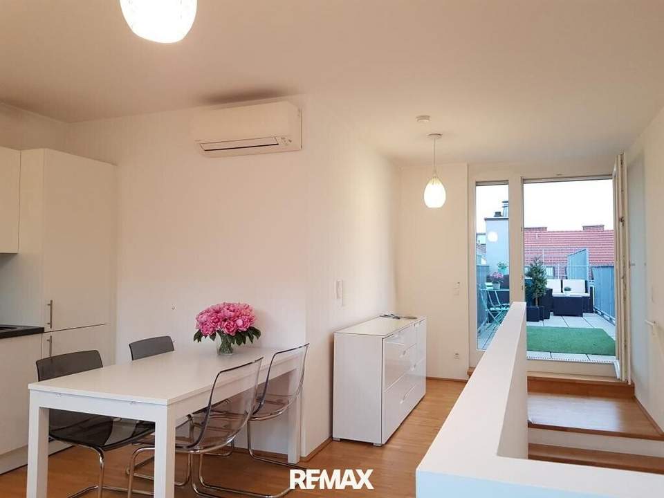 Möblierte 2-Zimmer-Dachgeschosswohnung mit Terrasse nahe U1 Kagran