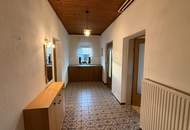 Bauernhaus mit Nebengebäude im Pinkatal