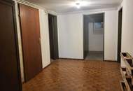 Ehemaliges Bankgebäude mit separater Wohnung im Obergeschoss