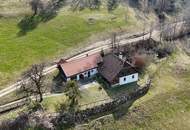 RARITÄT IN ABSOLUTER EINZELLAGE: IDYLLISCHES HIDEAWAY MIT NEBENGEBÄUDE &amp; GROSSEM POTENZIAL