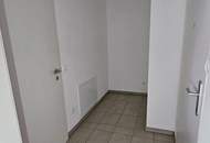 PROVISIONSFREIE  2- ZIMMERWOHNUNG mit LOGGIA und KÜCHE
