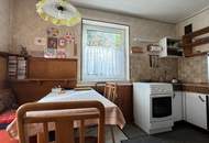 Attraktives Baugrundstück mit sanierungsbedürftigem Haus – Perfekt für Bauträger