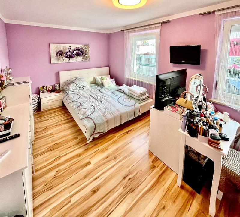 Neuer Preis ! Sonnige 3 Zimmer-Wohnung mit Balkon & Tiefgarage in Neumarkt am Wallersee