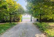 Zeitlose Eleganz - Villa mit Parkgarten und Nebengebäuden