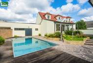 Geniales Stadthaus mit Pool, Poolhaus, großzügigem Wellnessbereich ... alles am neuesten Stand der Technik. Ein zusätzliches Büro/Lager von ca. 120m² als Nebengebäude ist vorhanden.