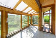 Sonnig wohnen, naturverbunden leben: Traumgarten, Schwimmteich, PV-Anlage