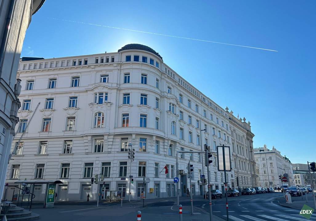 Zentral gelegenes Altbau-Büro nahe Stadtpark