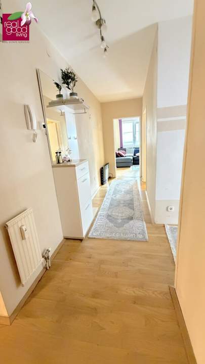 Charmante 2 Zimmer Wohnung mit Potenzial zur 3 Zimmer Lösung !