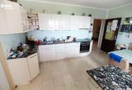 7321 Lackendorf: Ruhelage! Teilsaniertes und bezugsfertiges Einfamilienhaus mit Garage und großem Garten!