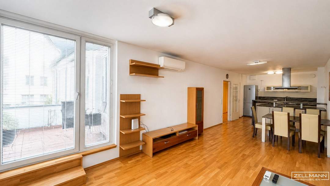großzügige Terrassenwohnung mit Garage und außergewöhnlich viel Stauraum | ZELLMANN IMMOBILIEN