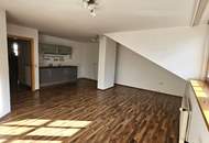 Ankommen und wohlfühlen: Stilvolle Dachgeschosswohnung mit Parkplatz