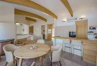 Exklusive Villa mit Pool am See