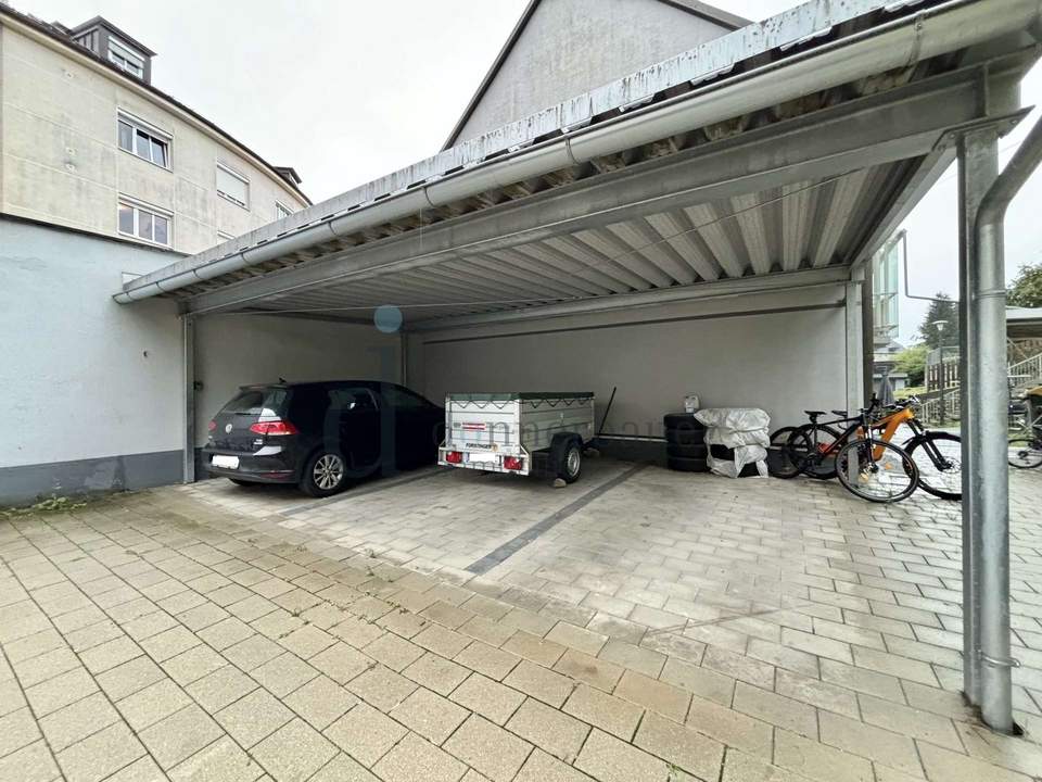 Überdachter Parkplatz im Zentrum Zeltwegs zu vermieten!