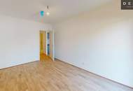 / EIGENGARTEN / 2 ZIMMER / TERRASSE / VERFÜGBAR AB SOFORT