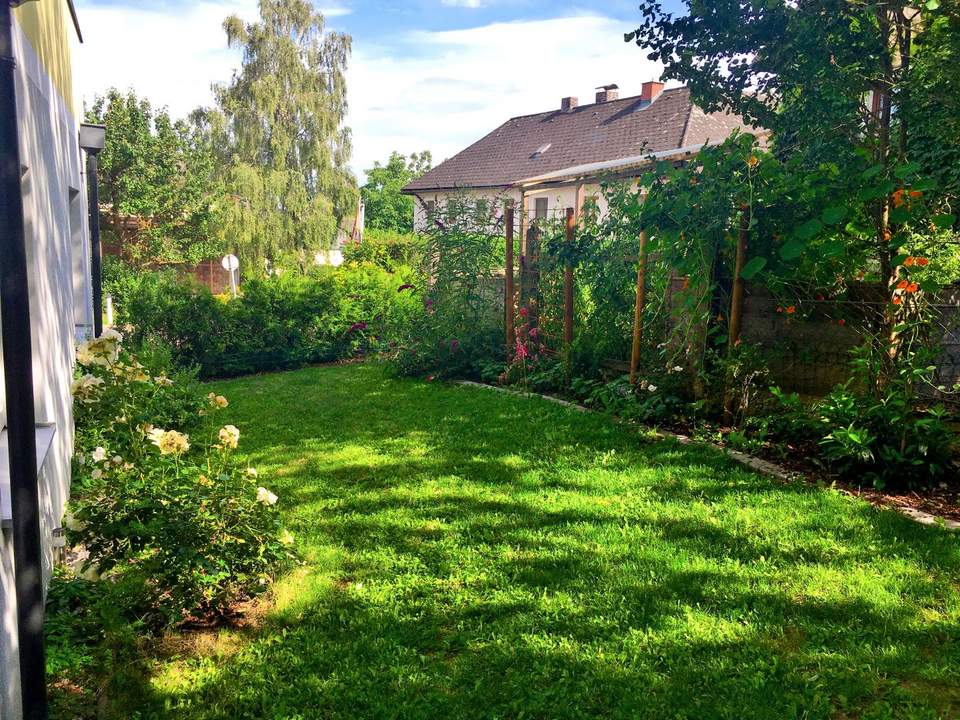 Gartenwohnung mit 90 m² großen Garten