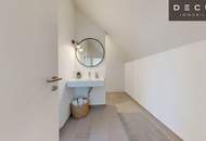 | EXKLUSIVE & LICHTDURCHFLUTETE DACHGESCHOSS - MAISONETTE - WOHNUNG MIT BLICK AUF DEN SCHLOSSBERG | PRIVATER LIFTZUGANG | 2 TERRASSEN | TOP LAGE
