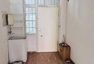 Renovierungsbedürftige Gewerbefläche mit eigenem Garten!