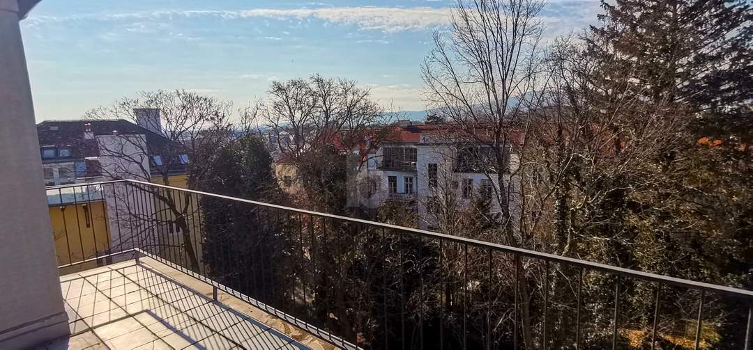 IDEAL FÜR SINGLES ODER PAARE - LICHTDURCHFLUTET - MIT ZWEI BALKONEN