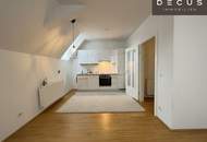 | ENTZÜCKENDE UND HELLE DACHGESCHOSSWOHNUNG | 2 ZIMMER | CA. 51,5 m² | 4. OG | BESTLAGE | HAUPTPLATZ | ECKE MURGASSE