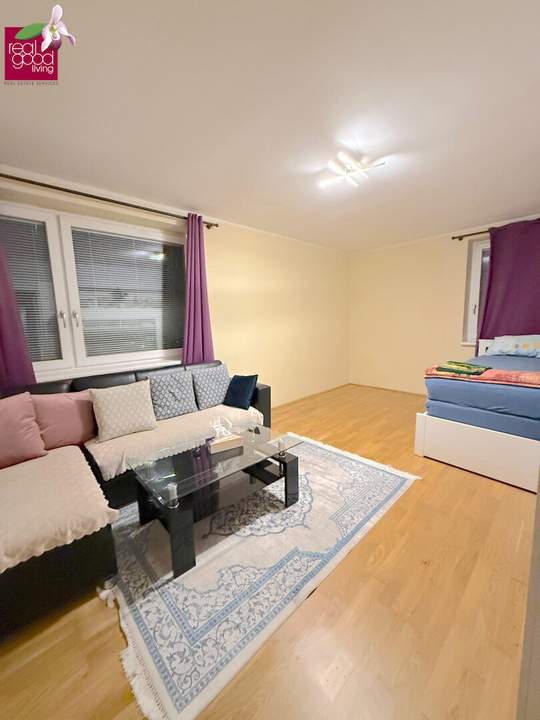 Charmante 2 Zimmer Wohnung mit Potenzial zur 3 Zimmer Lösung !