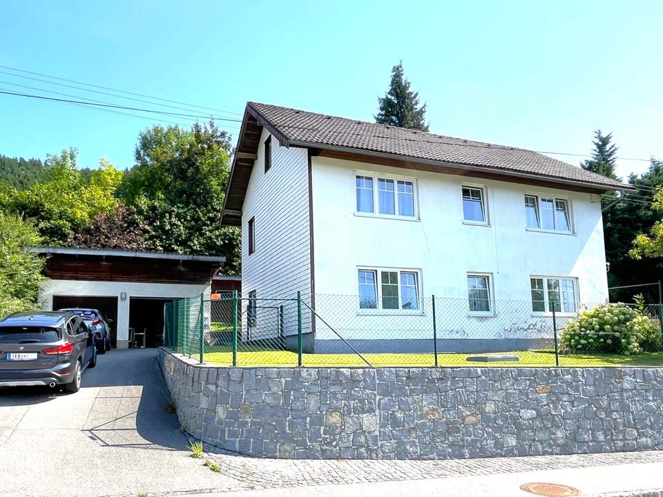 Platz für Alle! Haus mit Garten, Doppelgarage und Hütte!