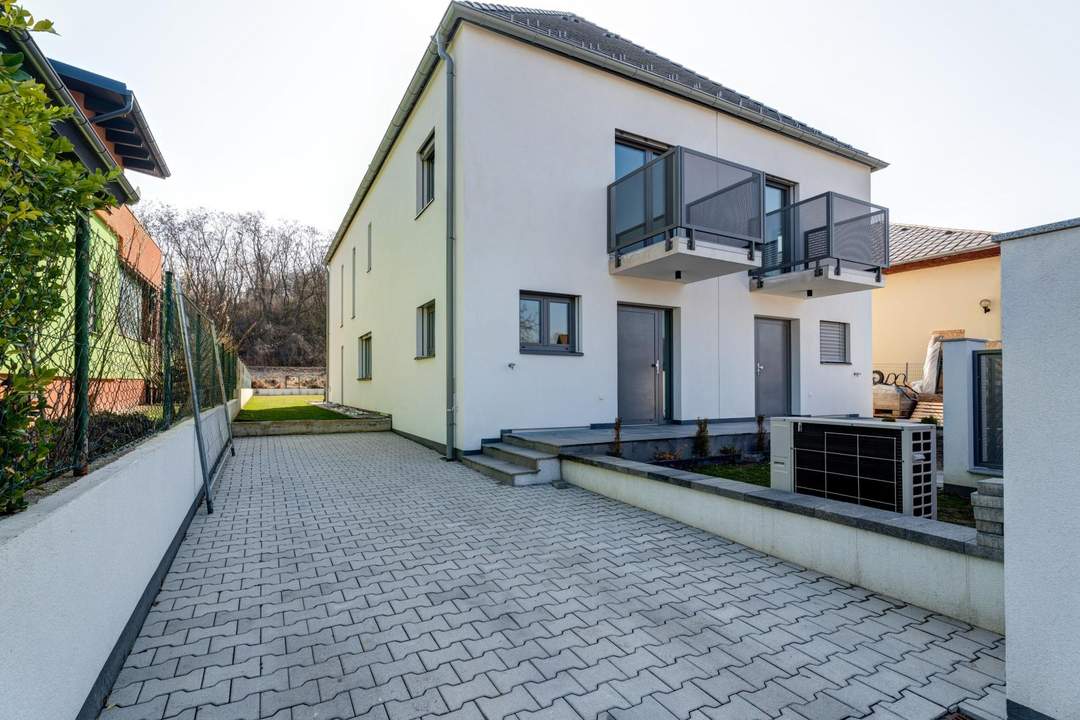 Schlüsselfertige Neubau-Doppelhaushälfte in Baumeisterqualität nahe Wien!