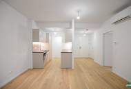 Erstbezug nach Sanierung: Schöne 2 Zimmer-Wohnung mit Loggia und Top-Anbindung