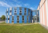 Betriebsliegenschaft mit Hallen und Bürogebäude in Sierndorf bei Stockerau