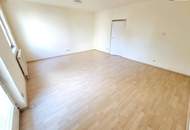 Absolute Grün- und Ruhelage! Gebraucht. Gepflegt. Geliebt! Perfekt aufgeteilte 3-Zimmer + separate Küche / 2 Balkone / Viele Möglichkeiten! Ruhig wohnen, gut leben!