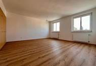 Erstbezug nach Komlettsanierung! Großzügige 3,5-Zimmer-Wohnung mit Balkon
