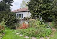 TEILUNTERKELLERTER BUNGALOW MIT POOL UND SCHÖNEM GRÜNBLICK