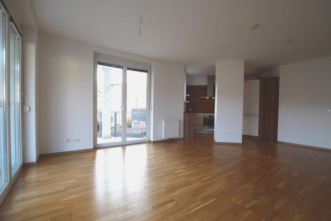 NEUER PREIS! - Bezugsfertige 3 Zimmer-Wohnung mit sonnigen Balkon und Tiefgaragenplatz im Wienerwald!