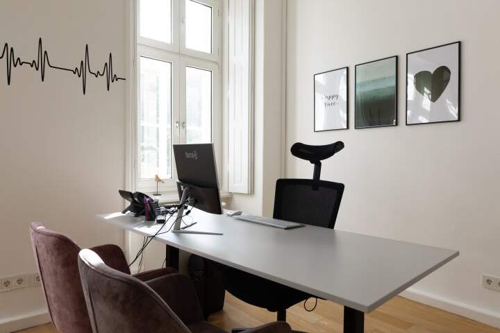 OPTIMAL! IHR SCHRITT IN DIE SELBSTSTÄNDIGKEIT! Etablierte Arztpraxis im Herzen von Graz! Praxisraum mit 31,47 m² &amp; Balkon! VIDEO-RUNDGANG, Gewerbeobjekt-miete, 1.260,00,€, 8010 Graz(Stadt)