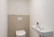 DG-ERSTBEZUG | 3-Zimmer DG-Wohnung mit hofseitiger Terrasse | Ost/West | Fernwärme & Klimaanlage | Fassadenbegrünung | TG-Stellplatz optional | Nachhaltiges Wohnbauprojekt