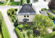 Vielseitiges Haus mit zwei Einheiten, guter Anbindung und eigenem Pool
