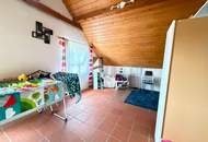 Attraktives Einfamilienhaus mit hochwertig saniertem Erdgeschoss und zwei unabhängigen Eingängen in ruhiger Wohnlage in Lafnitz