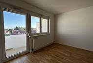 Top-sanierte 4-Zimmer Wohnung mit Balkon
