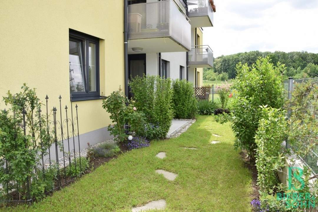 Exklusive, sonnige Garten-Wohnung! 2 Autoabstellplätze! Neubau!