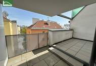 Moderne Wohnung mit großem Balkon entlang Prager Straße! Straßenbahn, S-Bahn und viele Geschäfte in der Umgebung!