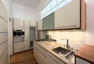 Großzügige 5-Zimmer-Altbauwohnung mit Balkon // Spacious 5-Room Period Apartment with Balcony //