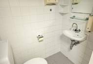 UNBEFRISTET und SANIERT: Großzügige Wohnung mit hervorragender Infrastruktur! Nur für eine Wohngemeinschaft geeignet!
